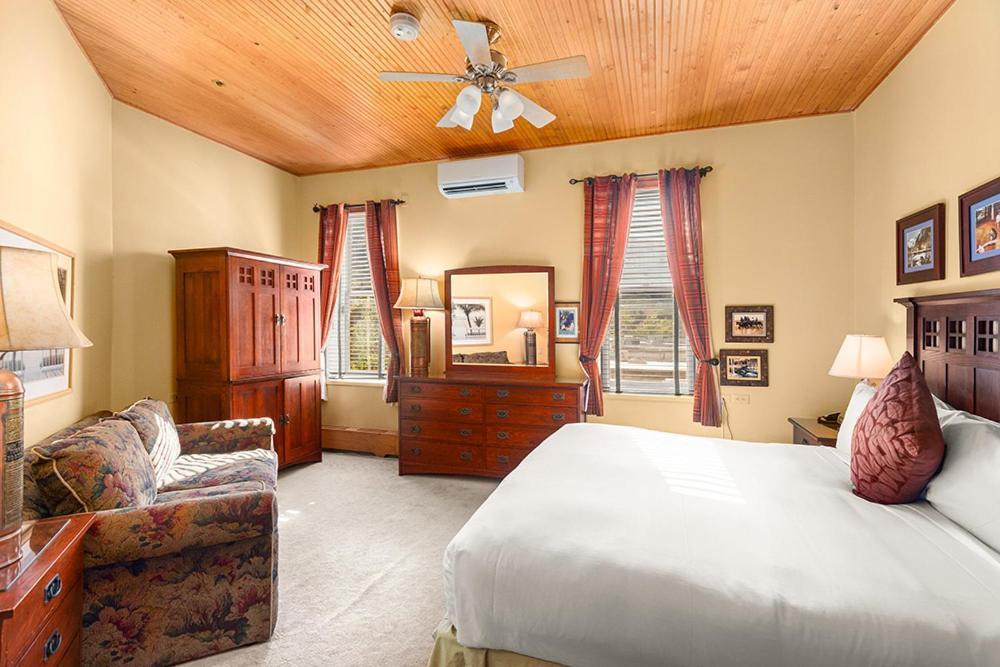 Independence Square 308, Top Floor Hotel Room With Ideal Downtown Location Aspen Kültér fotó