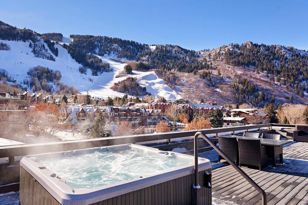 Independence Square 308, Top Floor Hotel Room With Ideal Downtown Location Aspen Kültér fotó